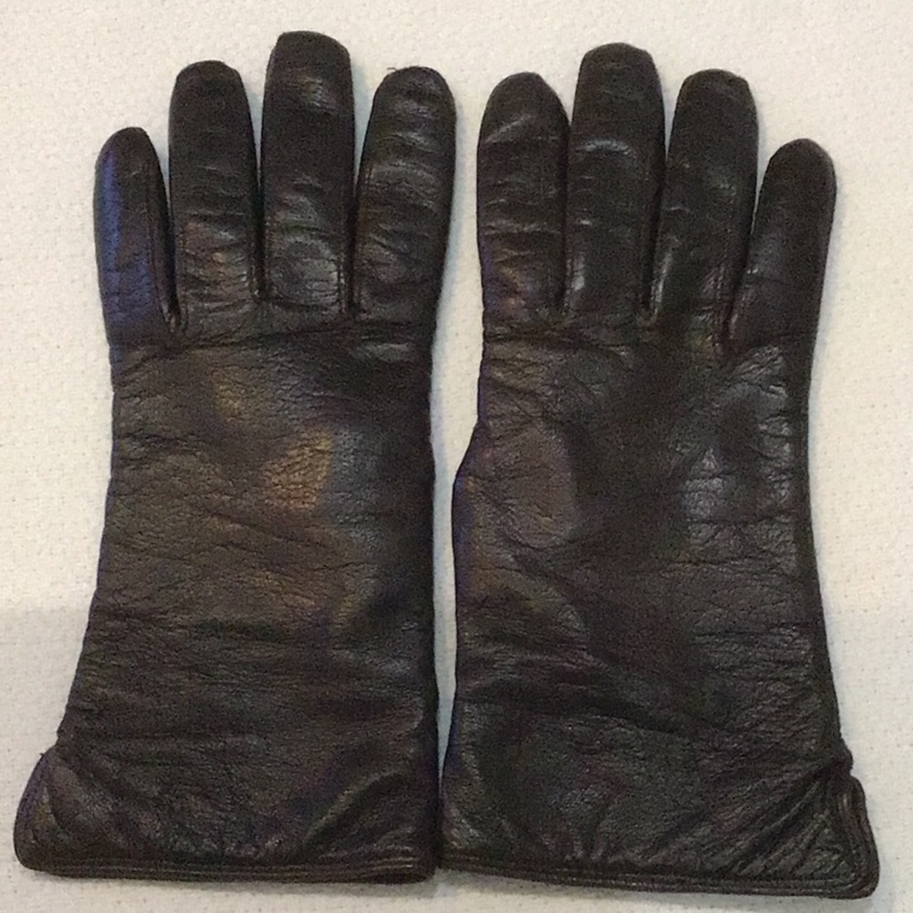 Leather gloves